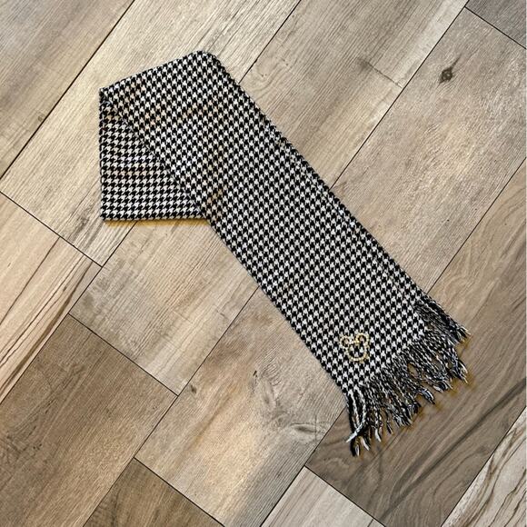 Disney Parks Long Scarf Black/White Houndstooth Print With Jeweled Mickey Pin - Picture 2 of 9